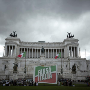 Farsa Italia Via Crucis